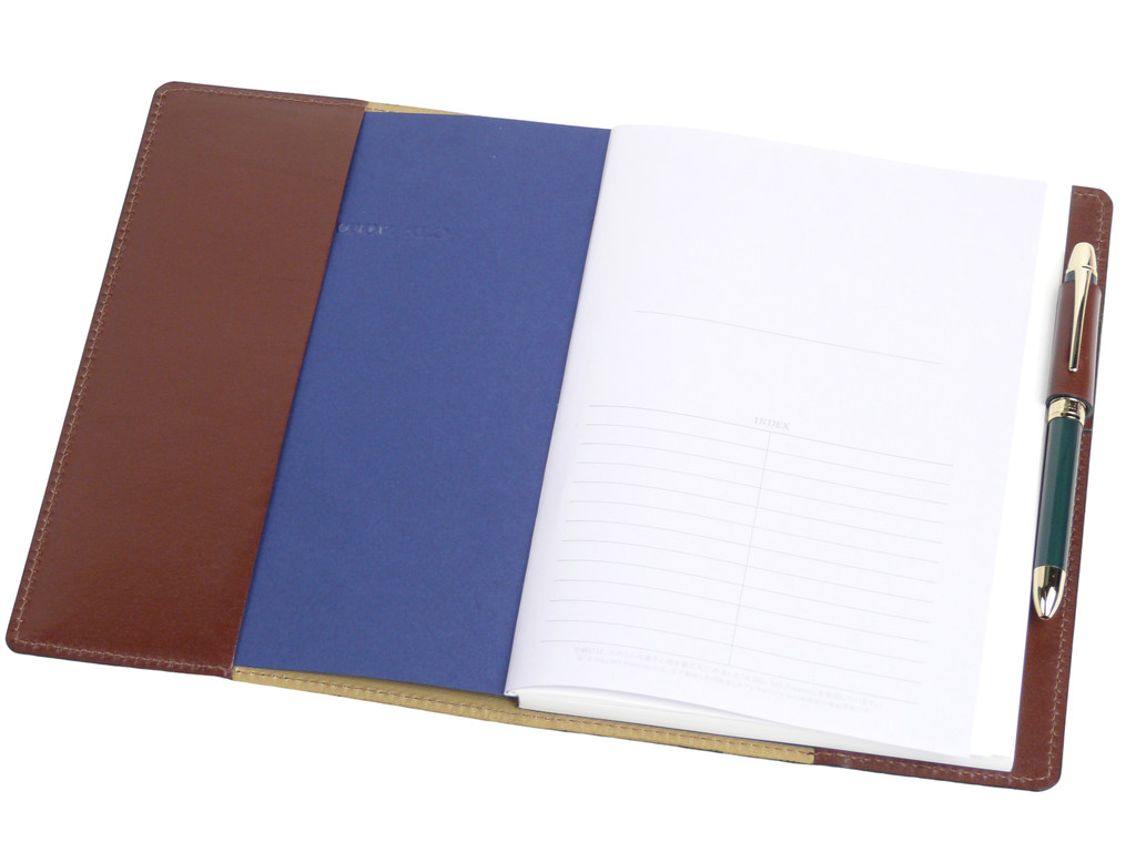 A5サイズのダークブラウン（darkbron）の革製ノートカバーの開いた状態の画像
